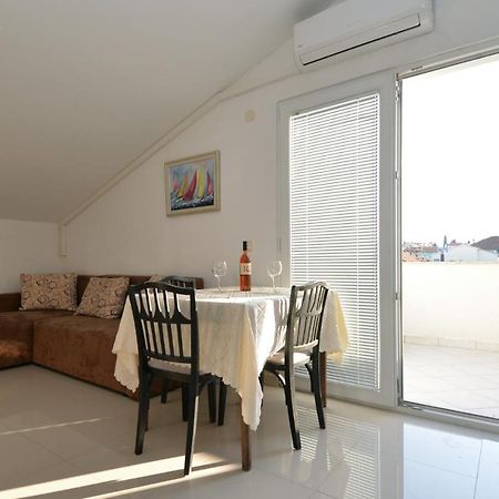 Apartmani Vedrana, Murter Ngoại thất bức ảnh