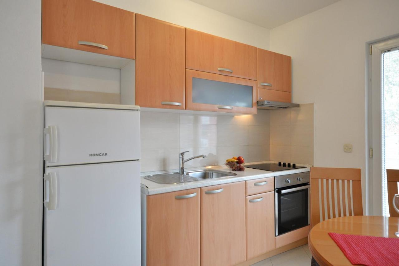 Apartmani Vedrana, Murter Ngoại thất bức ảnh