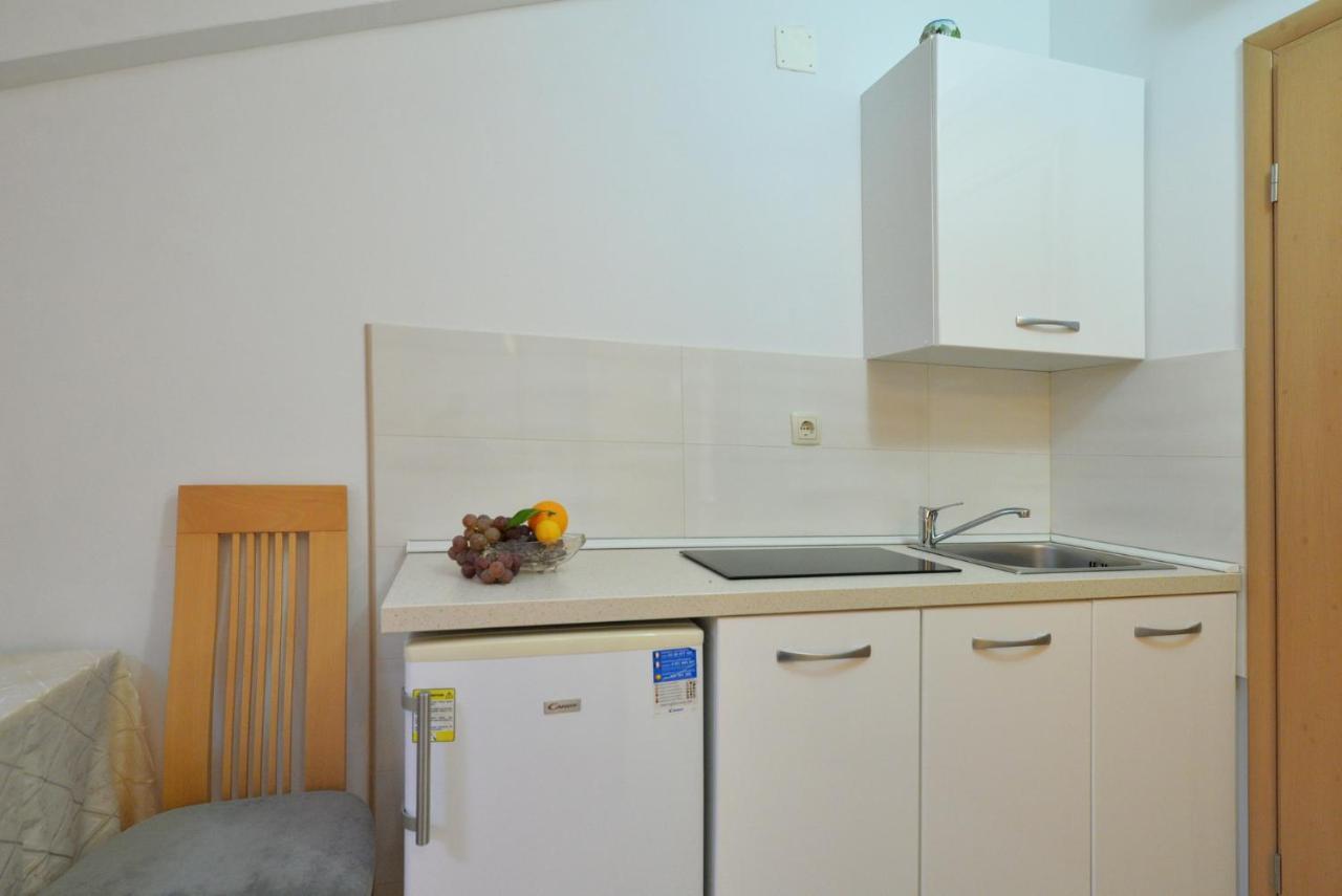 Apartmani Vedrana, Murter Ngoại thất bức ảnh