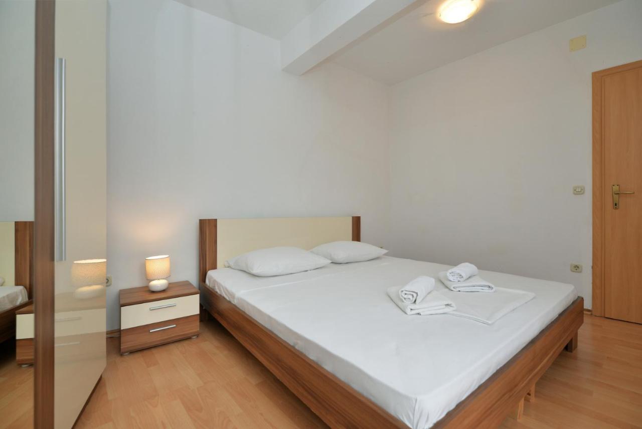 Apartmani Vedrana, Murter Ngoại thất bức ảnh