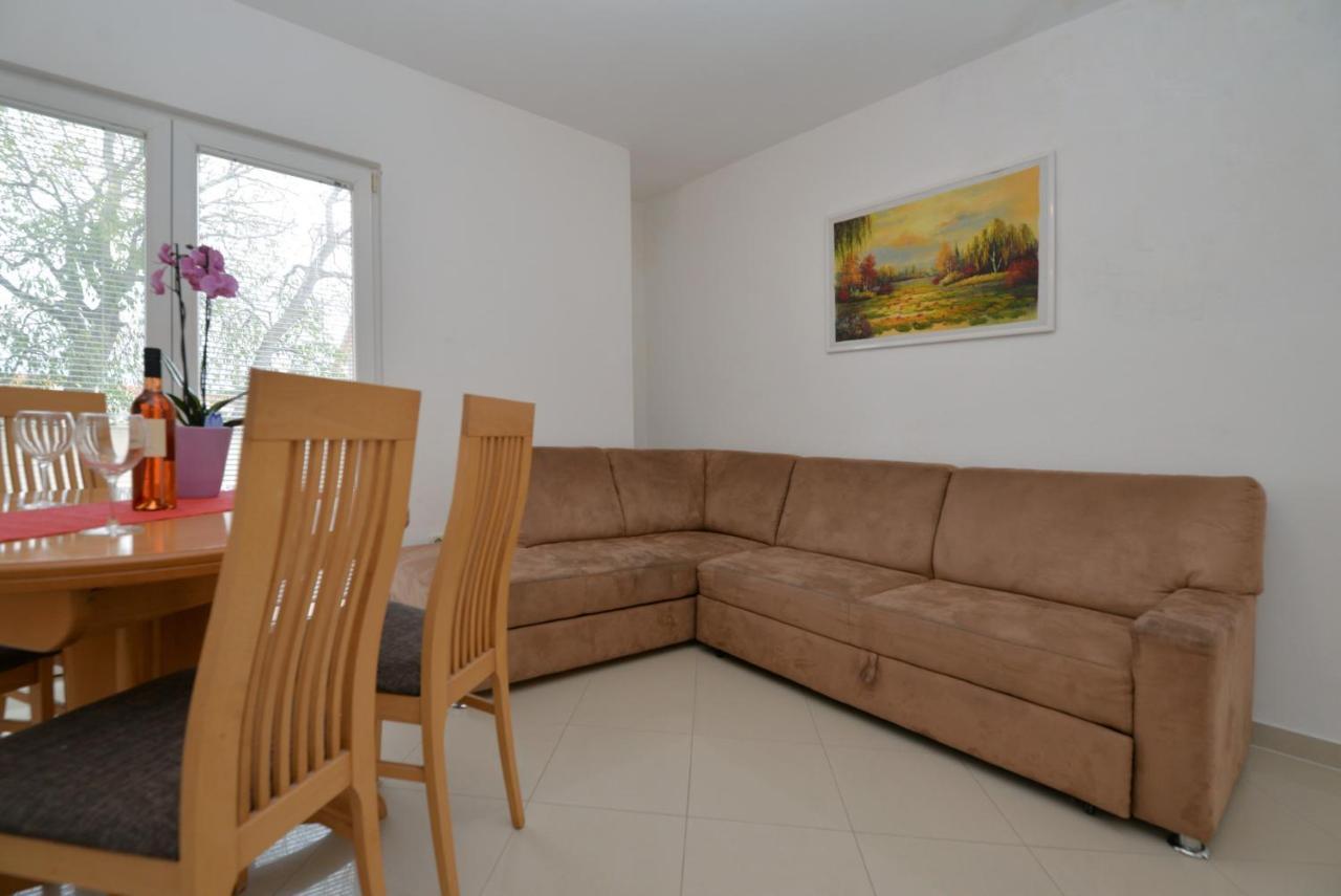 Apartmani Vedrana, Murter Ngoại thất bức ảnh
