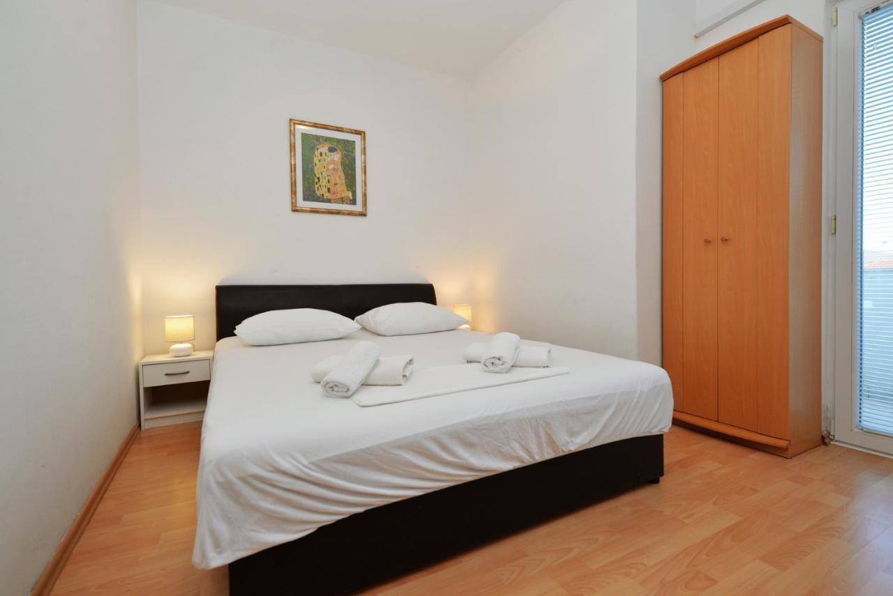Apartmani Vedrana, Murter Ngoại thất bức ảnh