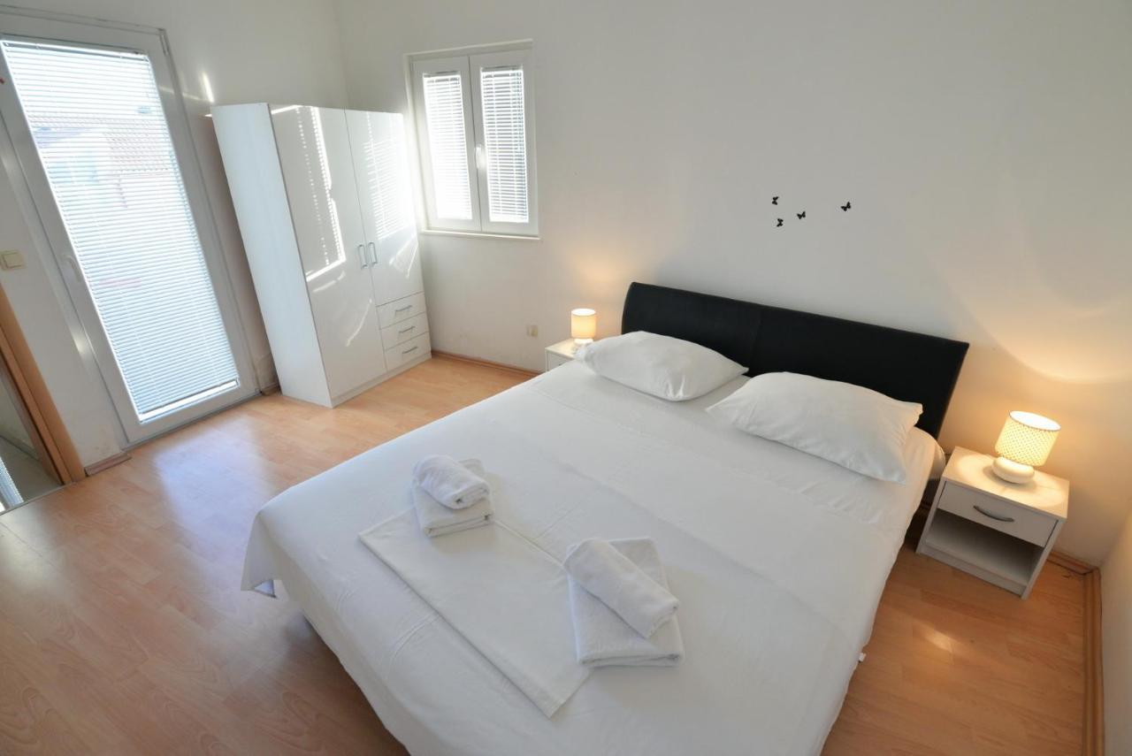 Apartmani Vedrana, Murter Ngoại thất bức ảnh