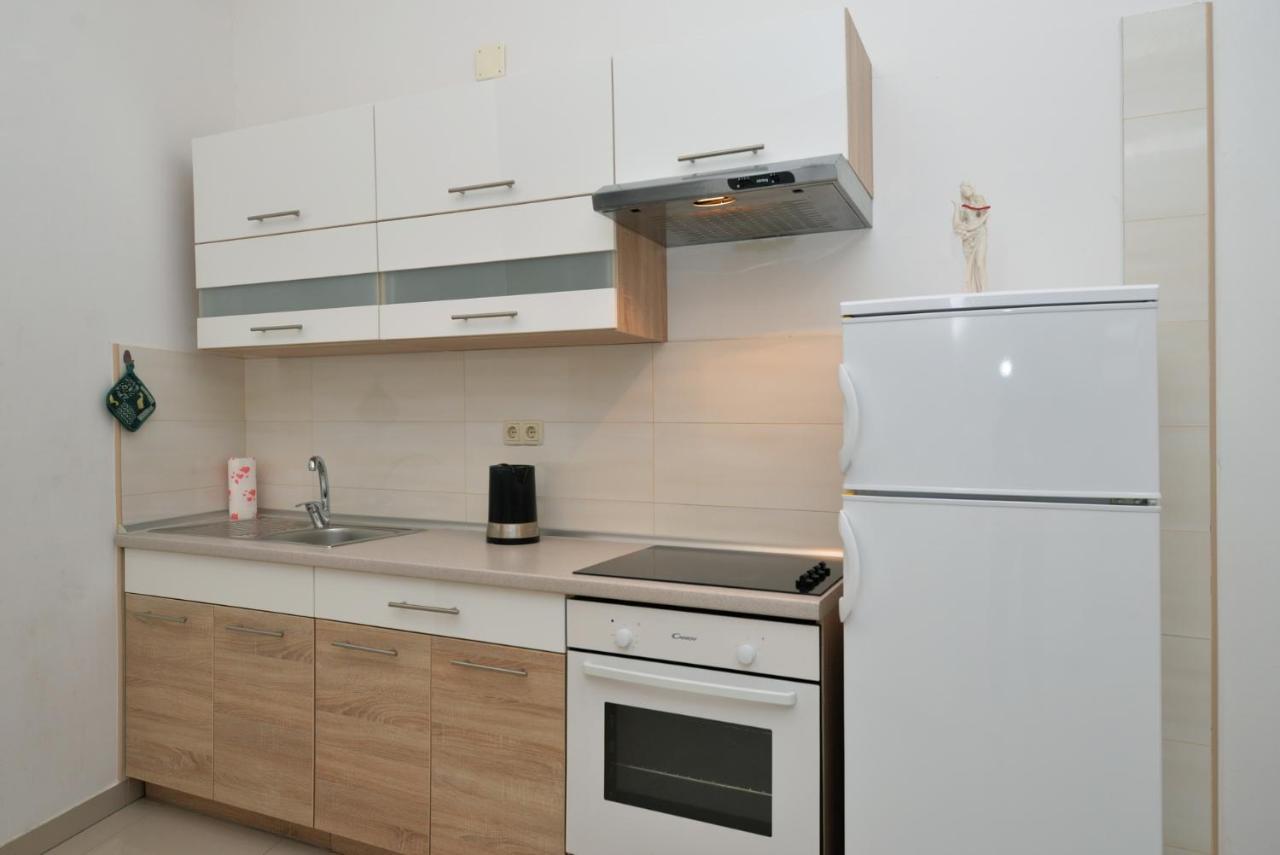 Apartmani Vedrana, Murter Ngoại thất bức ảnh