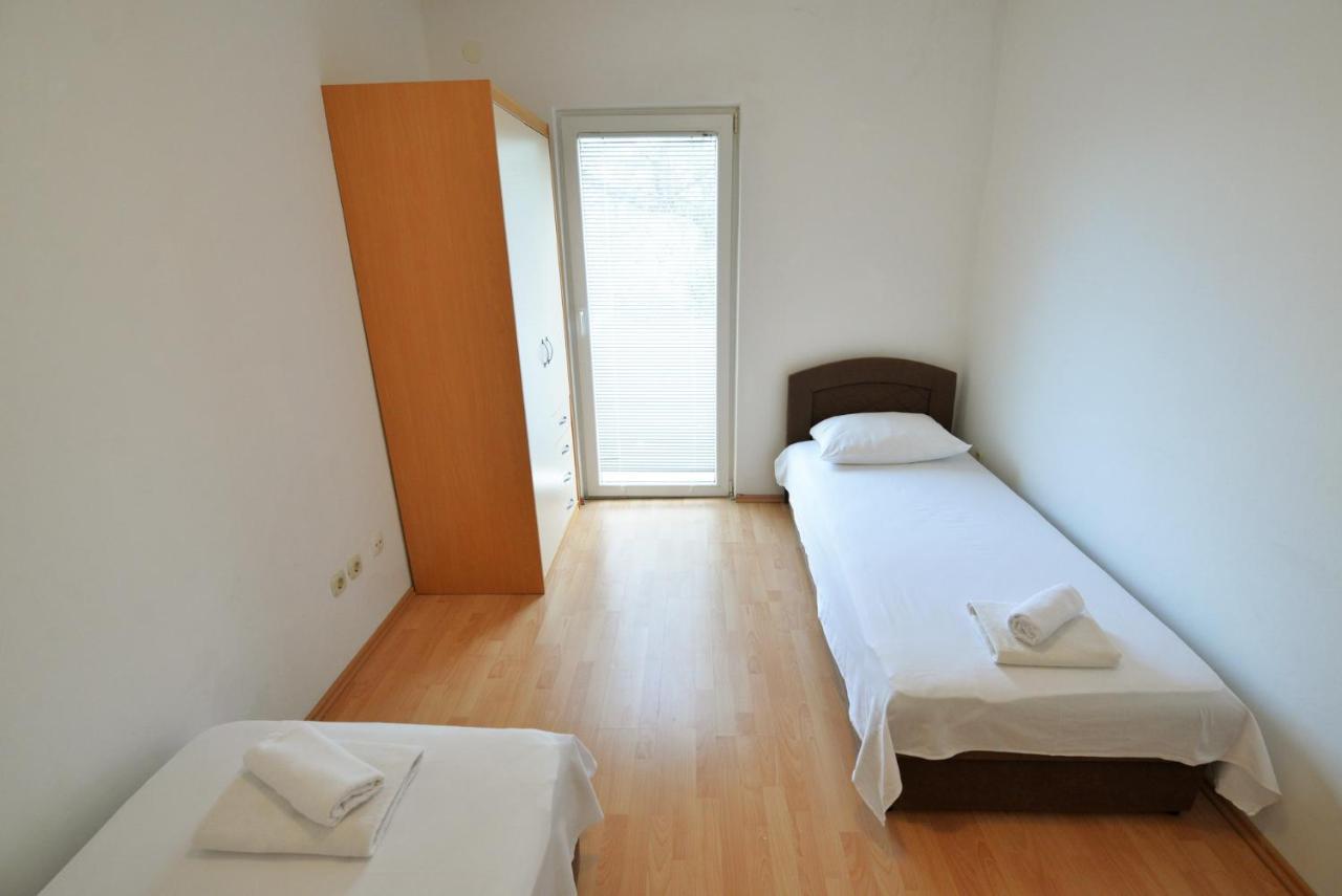 Apartmani Vedrana, Murter Ngoại thất bức ảnh