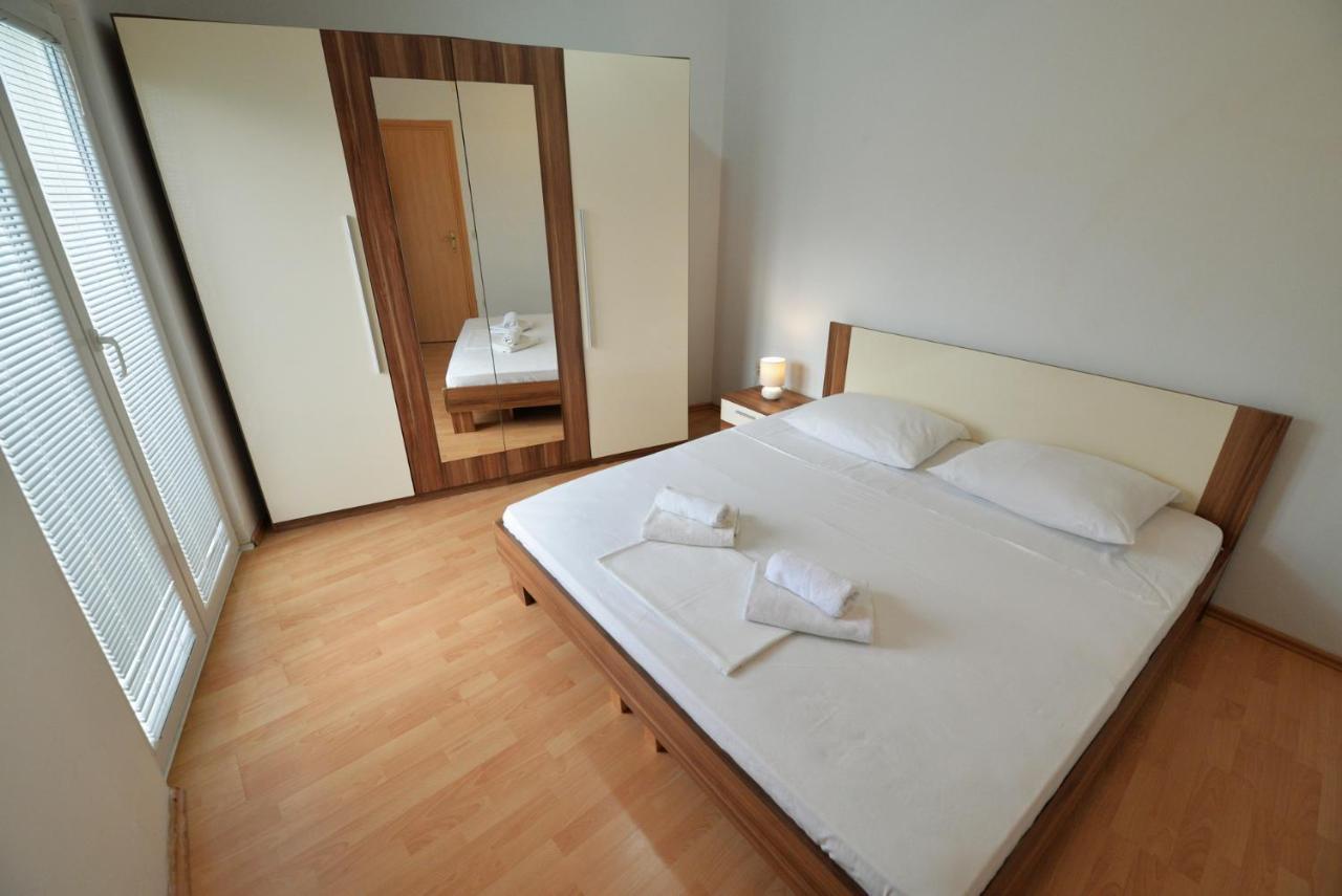 Apartmani Vedrana, Murter Ngoại thất bức ảnh