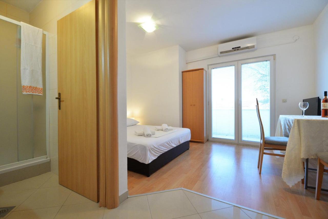 Apartmani Vedrana, Murter Ngoại thất bức ảnh