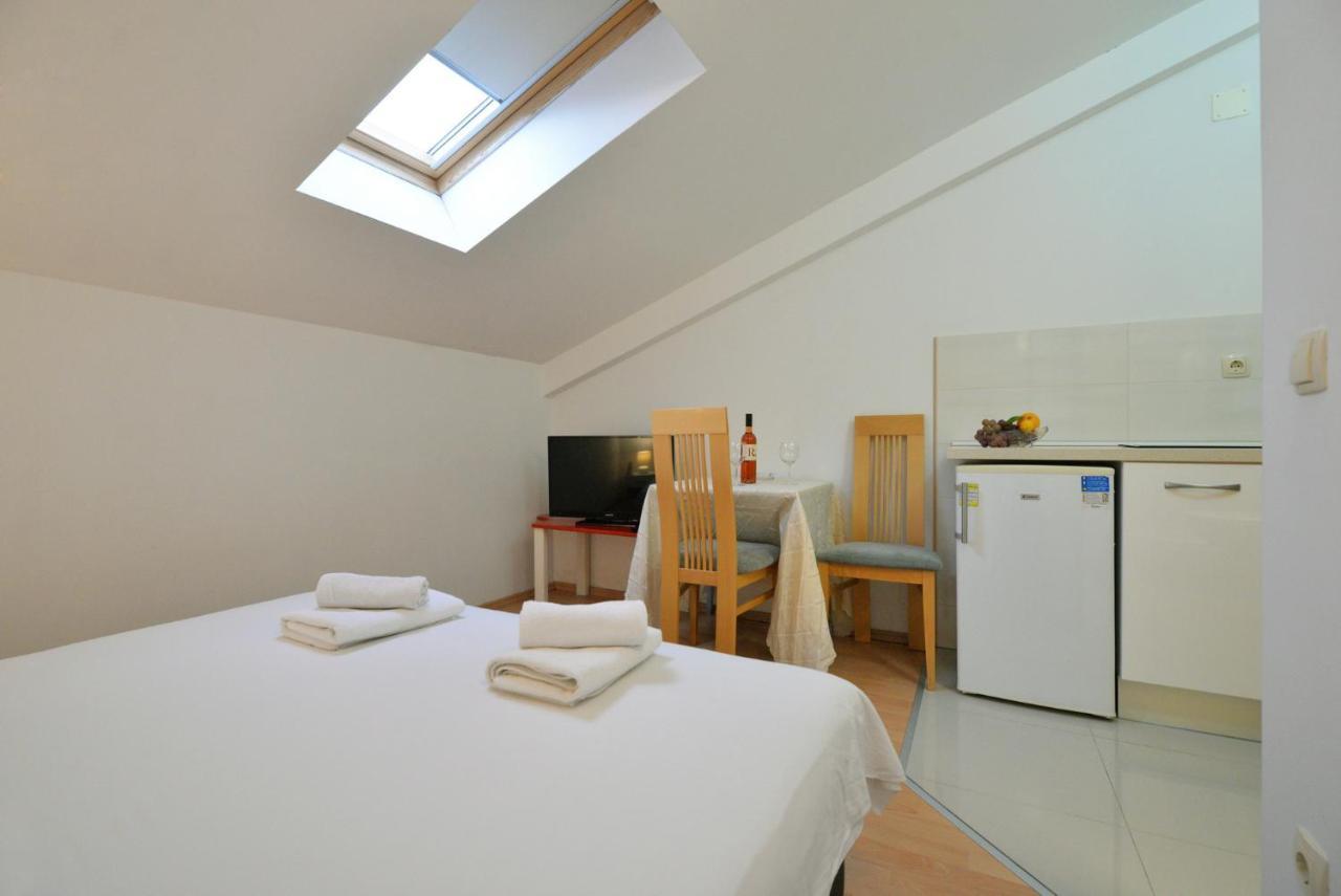 Apartmani Vedrana, Murter Ngoại thất bức ảnh