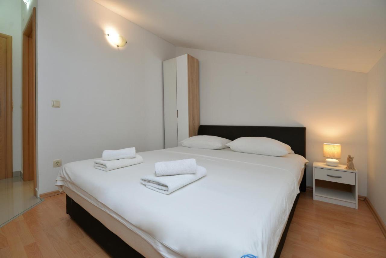 Apartmani Vedrana, Murter Ngoại thất bức ảnh