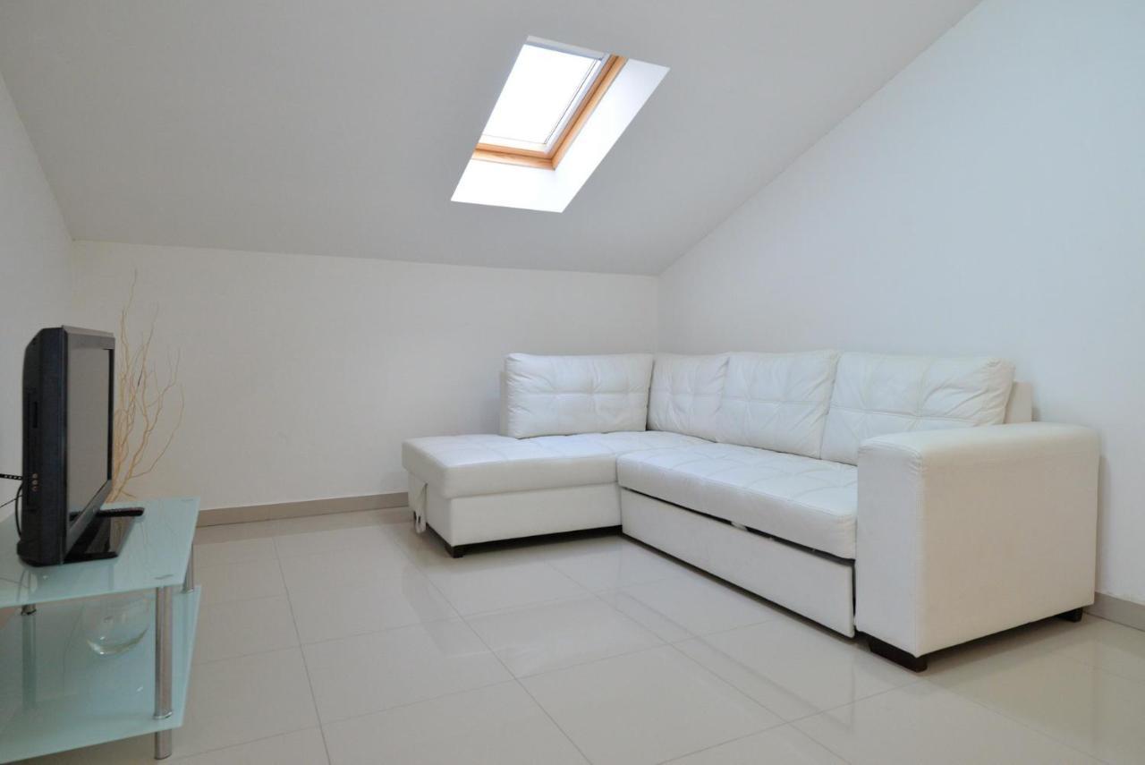 Apartmani Vedrana, Murter Ngoại thất bức ảnh