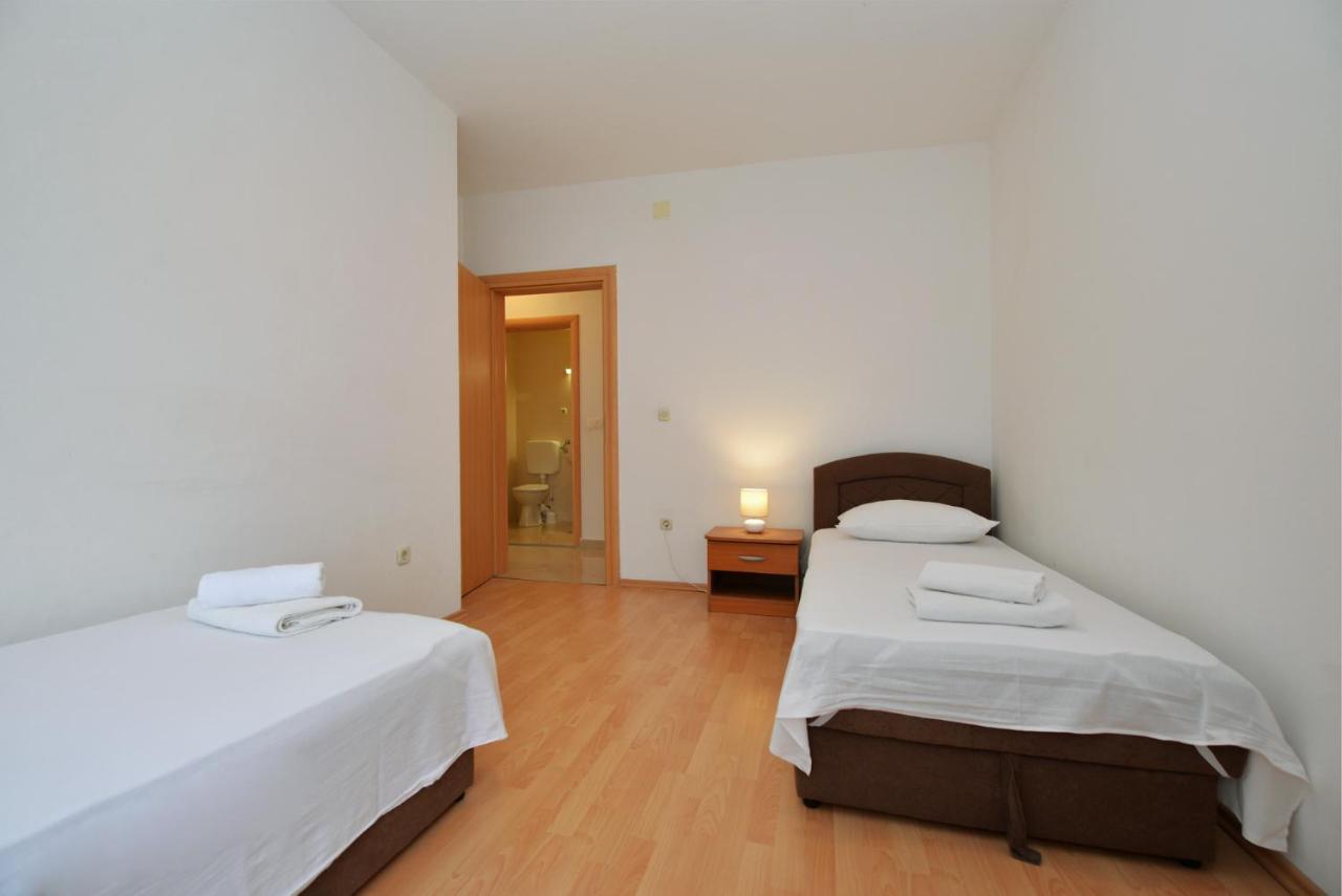 Apartmani Vedrana, Murter Ngoại thất bức ảnh