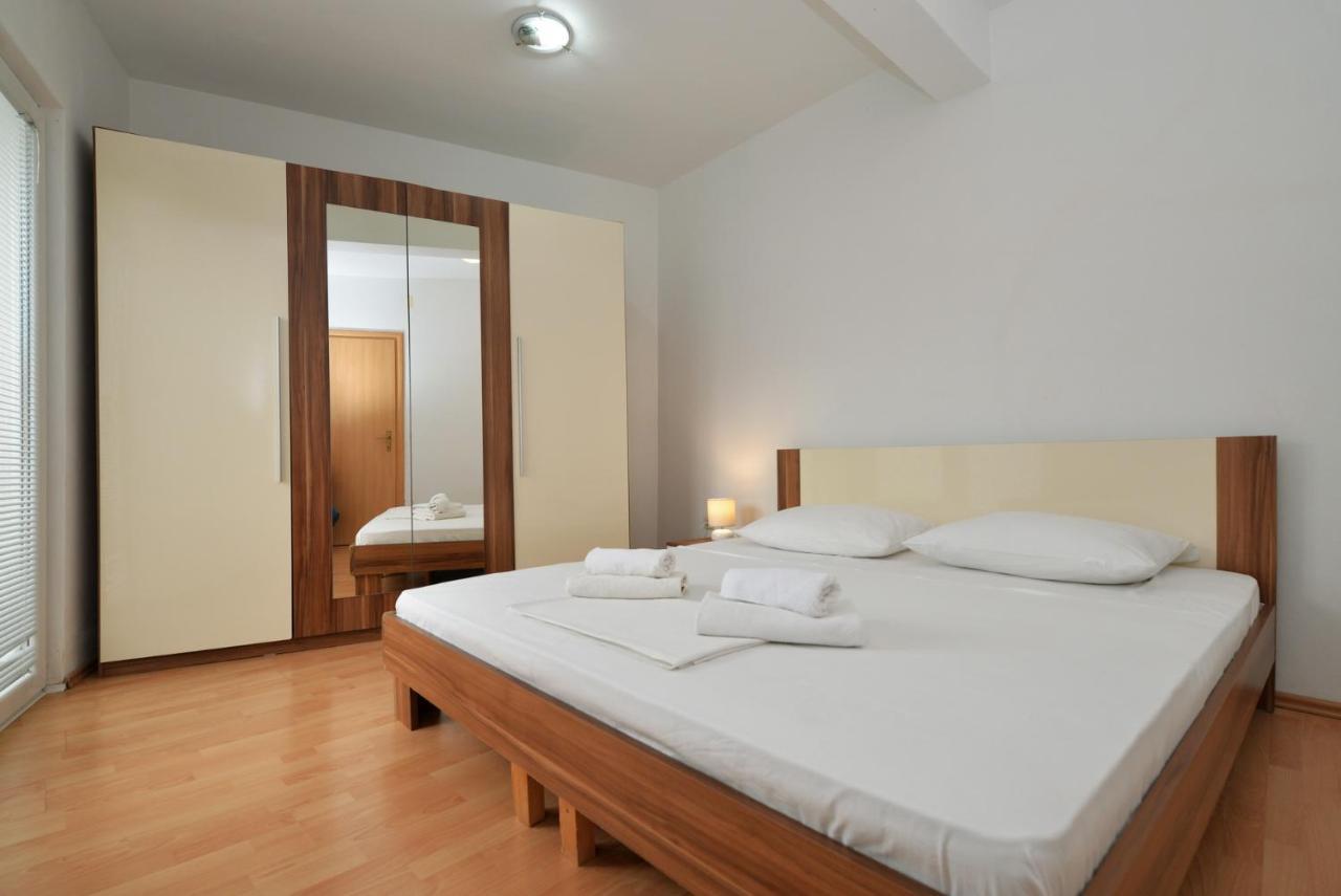 Apartmani Vedrana, Murter Ngoại thất bức ảnh
